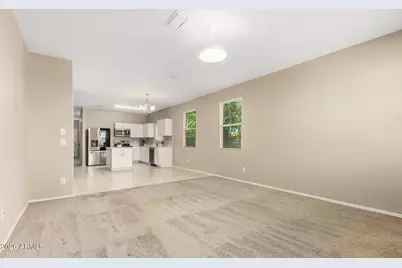 2926 W Kowalsky Lane, Phoenix, AZ 85041 - Photo 5