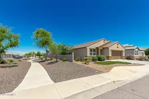 2926 W Kowalsky Ln, Phoenix, AZ 85041 - Photo 31