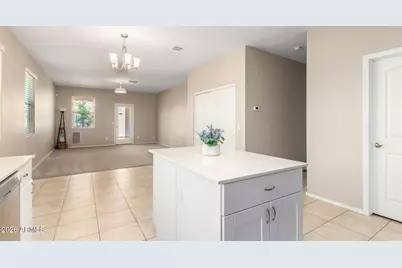 2926 W Kowalsky Lane, Phoenix, AZ 85041 - Photo 17