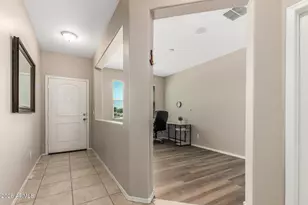 2926 W Kowalsky Ln, Phoenix, AZ 85041 - Photo 11