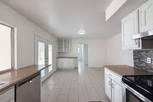 4260 E Vineyard Rd, Phoenix, AZ 85042 - Photo 11