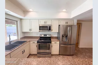 16207 N 11th Place, Phoenix, AZ 85022 - Photo 9