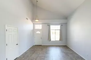 7320 S 15th Dr, Phoenix, AZ 85041 - Photo 9