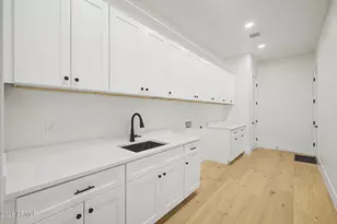 3808 E Piccadilly Rd, Phoenix, AZ 85018 - Photo 7