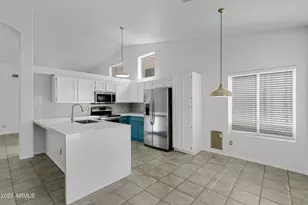 1921 E Aire Libre Ave, Phoenix, AZ 85022 - Photo 5
