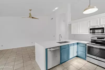 1921 E Aire Libre Avenue, Phoenix, AZ 85022 - Photo 7