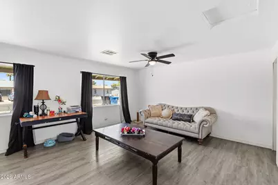211 W Brinker Drive, Avondale, AZ 85323 - Photo 7