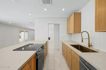 8202 E Sells Drive, Scottsdale, AZ 85251 - Photo 13