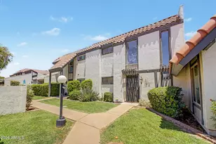 2810 E Glenrosa Ave, Phoenix, AZ 85016 - Photo 1