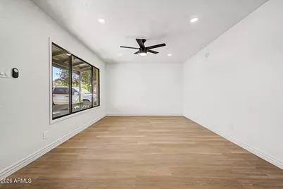 2141 W Laurel Lane, Phoenix, AZ 85029 - Photo 7