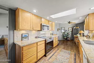 10189 W Pineaire Dr, Sun City, AZ 85351 - Photo 9