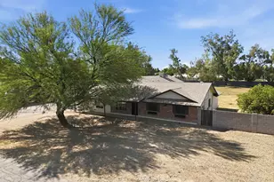 2266 E Willis Rd, Gilbert, AZ 85297 - Photo 27