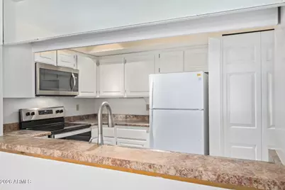 5136 N 31st Place #621, Phoenix, AZ 85016 - Photo 11