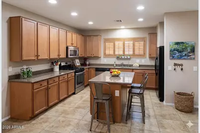 3853 E Branham Lane, Phoenix, AZ 85042 - Photo 5