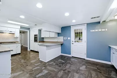 7750 N 17th Drive, Phoenix, AZ 85021 - Photo 11