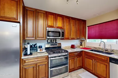 10821 W Roundelay Circle, Sun City, AZ 85351 - Photo 17