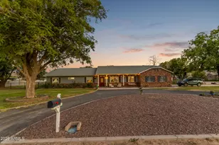 26213 S Grapefruit Dr, Queen Creek, AZ 85142 - Photo 3