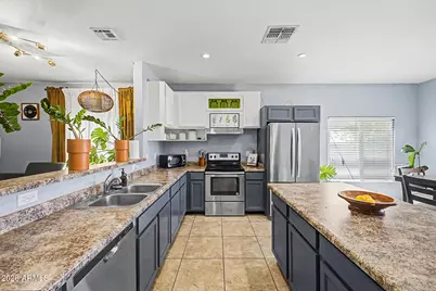 2544 E Marguerite Avenue, Phoenix, AZ 85040 - Photo 5