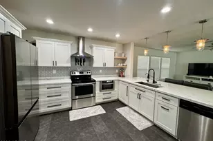 18546 W Legend Dr, Surprise, AZ 85374 - Photo 3