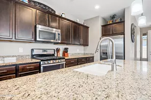 12118 W Hide Trail, Peoria, AZ 85383 - Photo 13