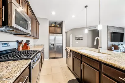 12118 W Hide Trail, Peoria, AZ 85383 - Photo 15