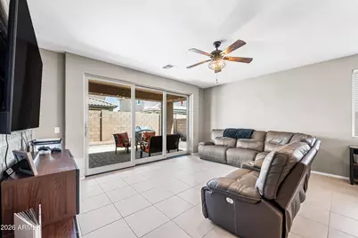 12118 W Hide Trail, Peoria, AZ 85383 - Photo 11