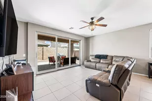 12118 W Hide Trail, Peoria, AZ 85383 - Photo 11