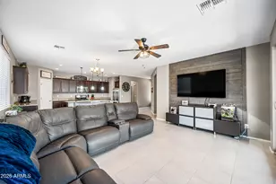 12118 W Hide Trail, Peoria, AZ 85383 - Photo 5