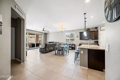 12118 W Hide Trail, Peoria, AZ 85383 - Photo 11