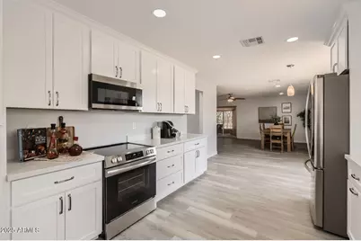 12535 W Skyview Drive, Sun City West, AZ 85375 - Photo 11
