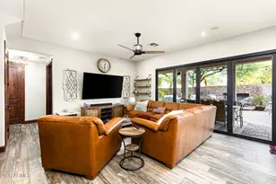 4008 E Lariat Ln, Phoenix, AZ 85050 - Photo 5