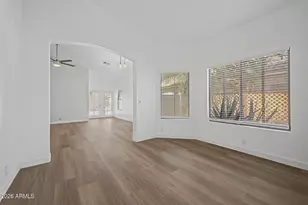 8868 W Laurel Ln, Peoria, AZ 85345 - Photo 11