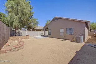 8868 W Laurel Ln, Peoria, AZ 85345 - Photo 33