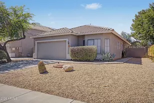 8868 W Laurel Ln, Peoria, AZ 85345 - Photo 3