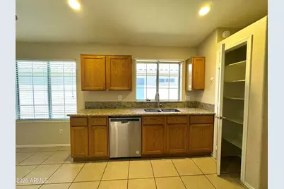 629 N Kenneth Place, Chandler, AZ 85226 - Photo 5