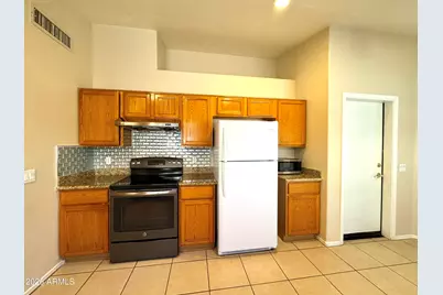 629 N Kenneth Place, Chandler, AZ 85226 - Photo 3