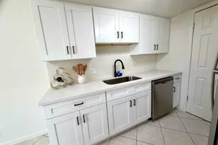 1237 E Lawrence Ln, Phoenix, AZ 85020 - Photo 9