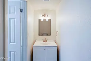 1237 E Lawrence Ln, Phoenix, AZ 85020 - Photo 11