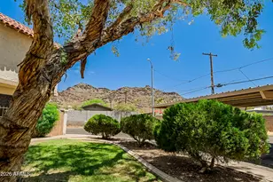 1237 E Lawrence Ln, Phoenix, AZ 85020 - Photo 21