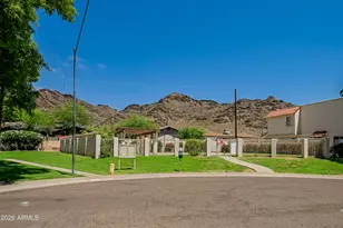1237 E Lawrence Ln, Phoenix, AZ 85020 - Photo 27