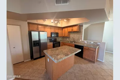 3250 W Greenway Road #Unit 148, Phoenix, AZ 85053 - Photo 11