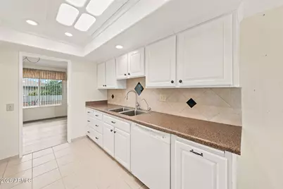 15410 N Ridgeview Road, Sun City, AZ 85351 - Photo 9