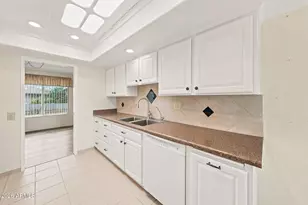 15410 N Ridgeview Rd, Sun City, AZ 85351 - Photo 9