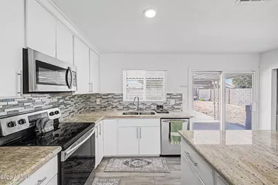 18004 N 33rd Drive, Phoenix, AZ 85053 - Photo 5