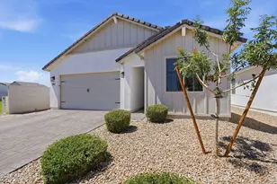 236 E Leland Rd, San Tan Valley, AZ 85140 - Photo 3