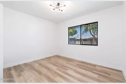 749 E Montebello Avenue #223, Phoenix, AZ 85014 - Photo 13