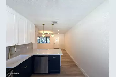 749 E Montebello Avenue #223, Phoenix, AZ 85014 - Photo 3