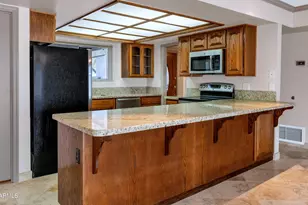 1536 E Edgewater Dr, Tempe, AZ 85283 - Photo 9