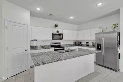 9511 W Agora Lane, Tolleson, AZ 85353 - Photo 11