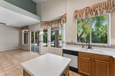 860 N Woodburne Drive, Chandler, AZ 85224 - Photo 21